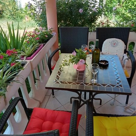 Mendula Appartement Pakoštane Buitenkant foto