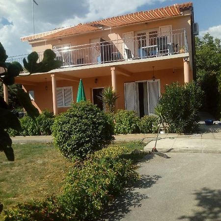 Mendula Appartement Pakoštane Buitenkant foto