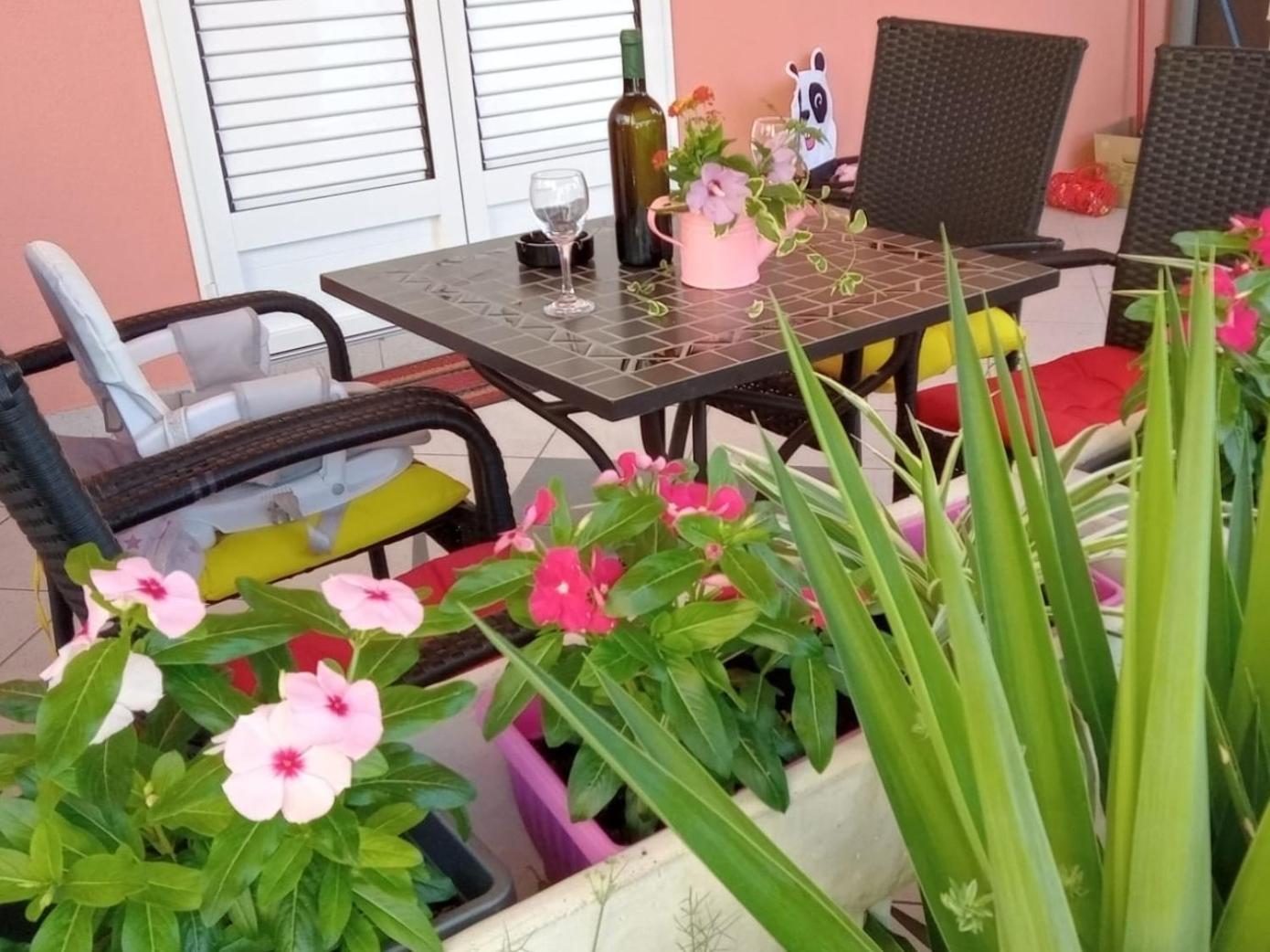 Mendula Appartement Pakoštane Buitenkant foto