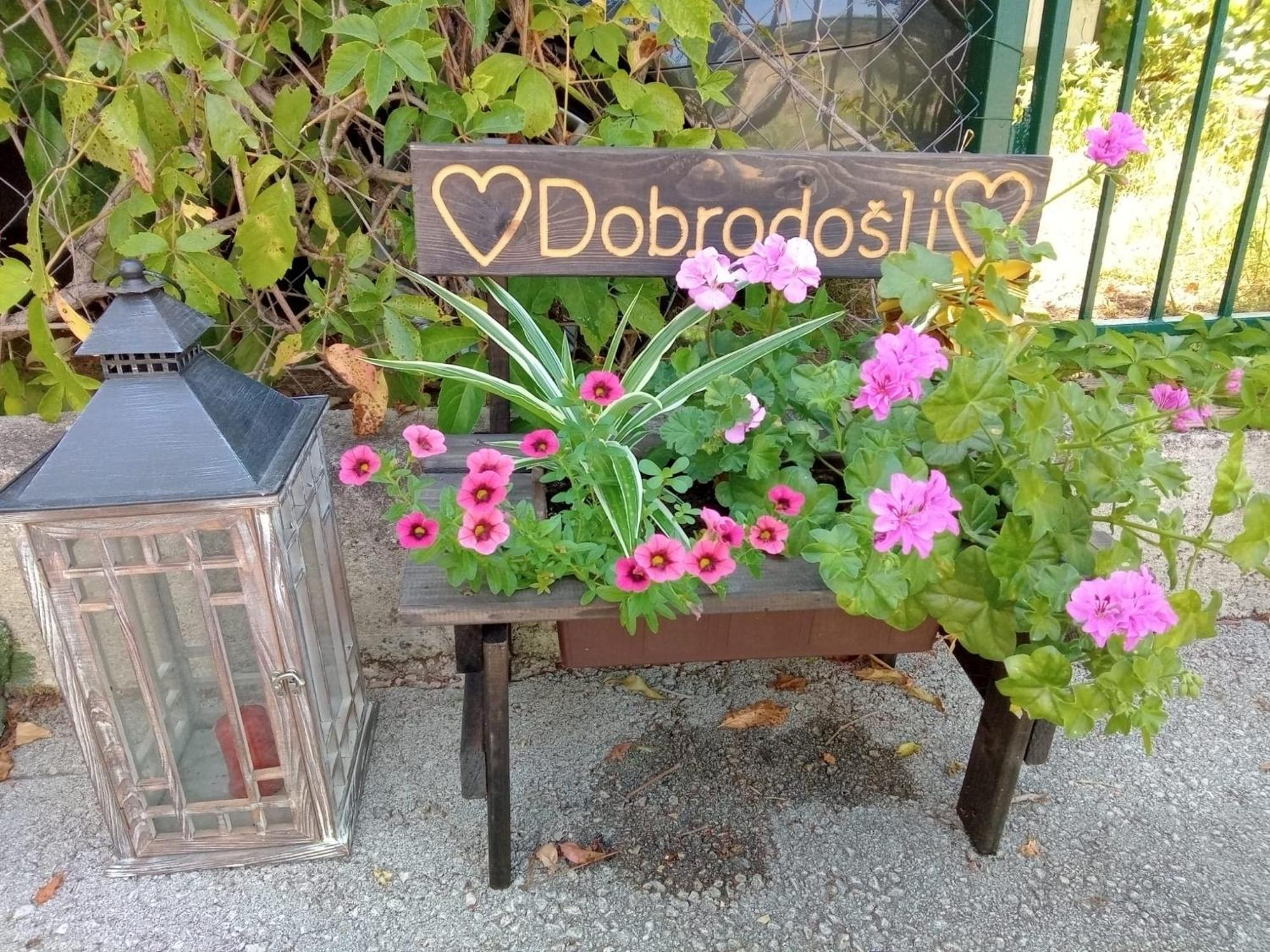 Mendula Appartement Pakoštane Buitenkant foto