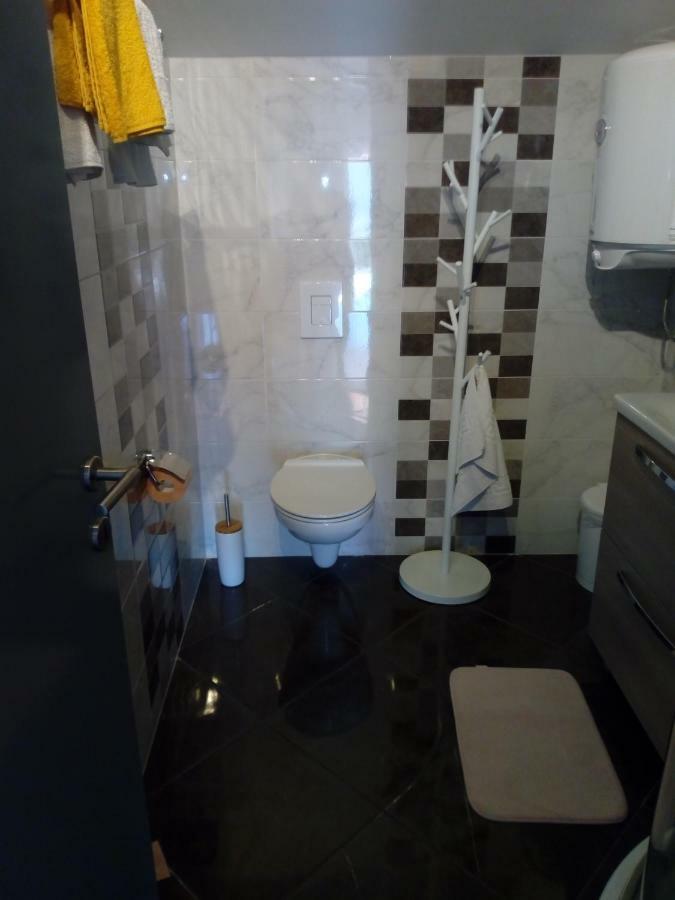 Mendula Appartement Pakoštane Buitenkant foto