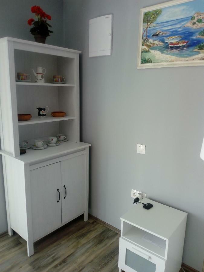 Mendula Appartement Pakoštane Buitenkant foto