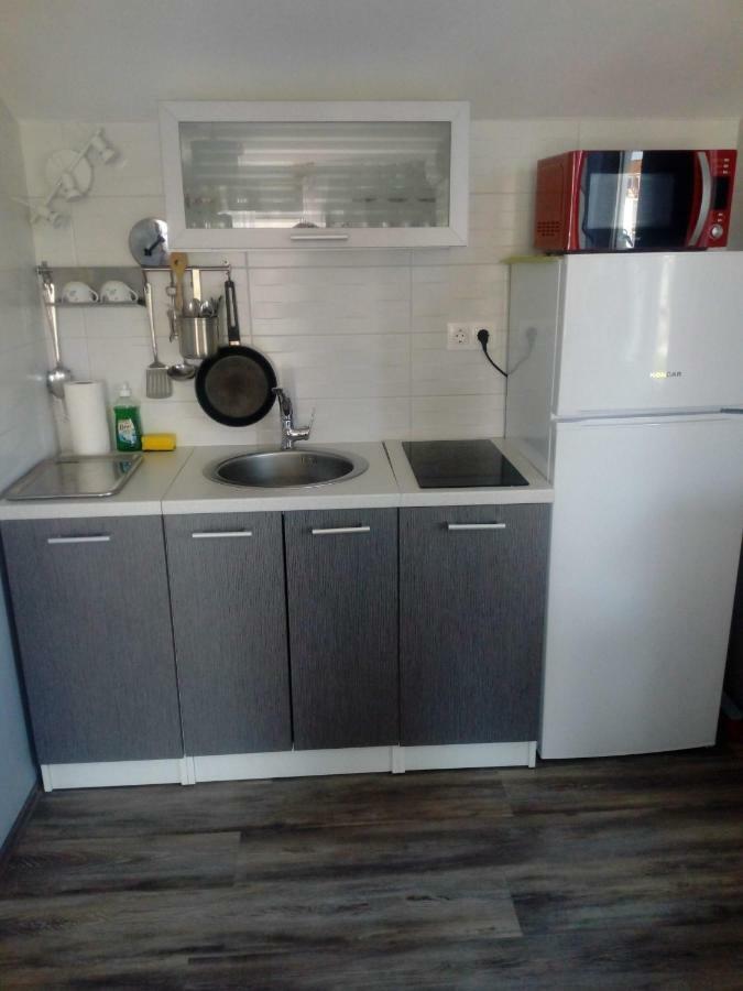 Mendula Appartement Pakoštane Buitenkant foto